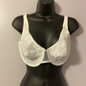 Olga 35091 Vintage White Lace Floral Eyelet Overlay Bra size 40D